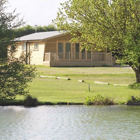 Woodpecker Lodge - Brook Meadow - Sleeps 4 Plus 2 - No Pets Market Harborough Extérieur photo
