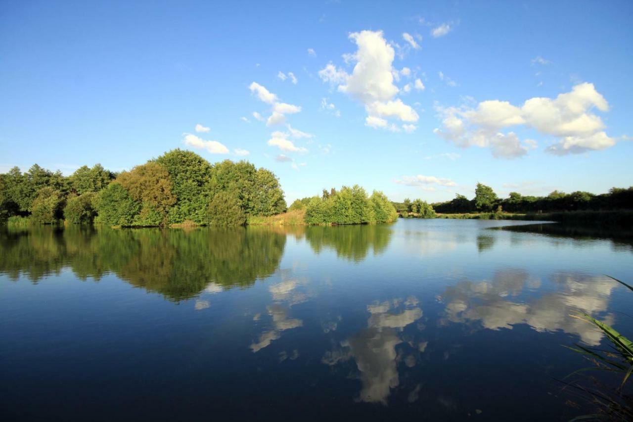 Woodpecker Lodge - Brook Meadow - Sleeps 4 Plus 2 - No Pets Market Harborough Extérieur photo